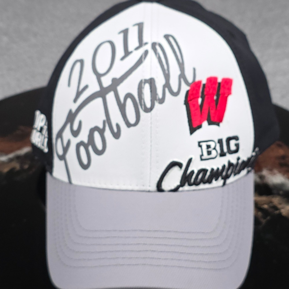 Wisconsin Badgers 2011 Football Big Championship‎ Hat Top of the World Cap